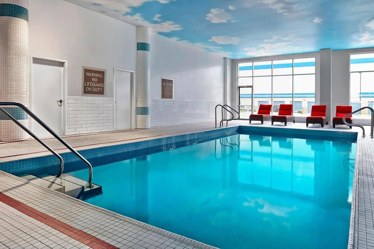Four Points By Sheraton Calgary Airport 4*,