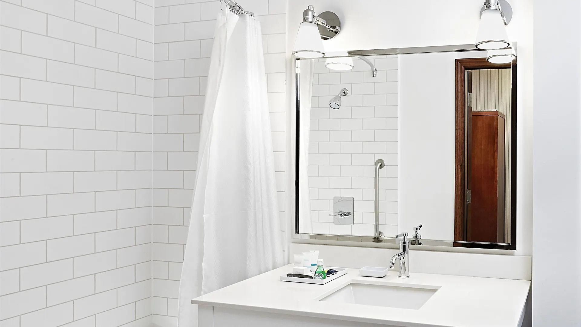 Four Points By Sheraton Calgary Airport Hotel