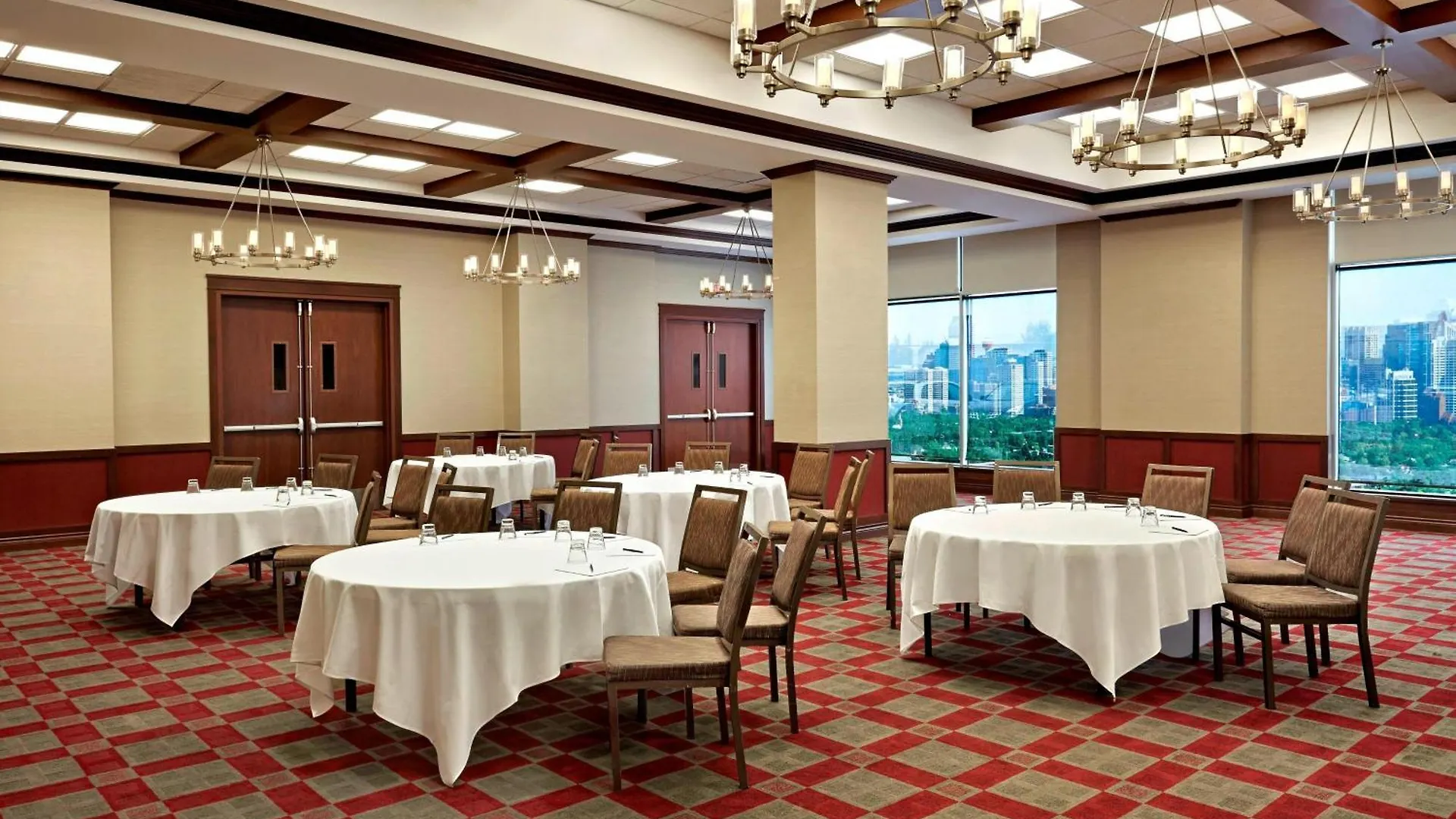 Four Points By Sheraton Calgary Airport Hotel