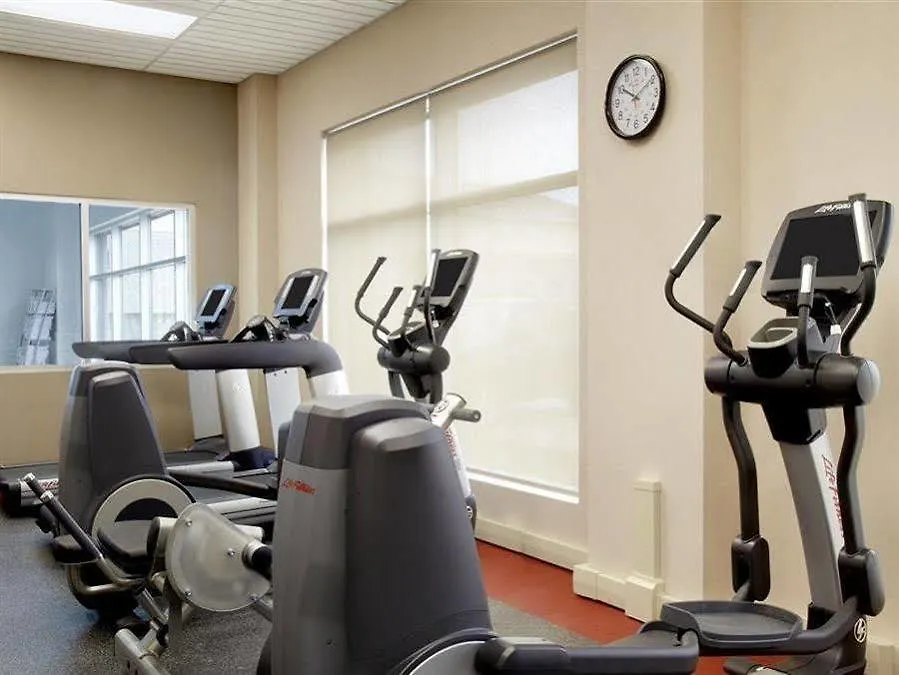 Four Points By Sheraton Calgary Airport Hotel