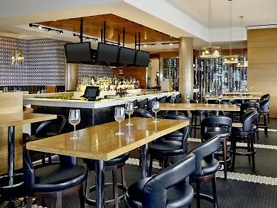 Hotel Four Points By Sheraton Calgary Airport