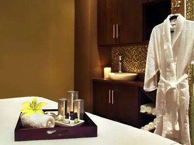 Four Points By Sheraton Calgary Airport 4*,