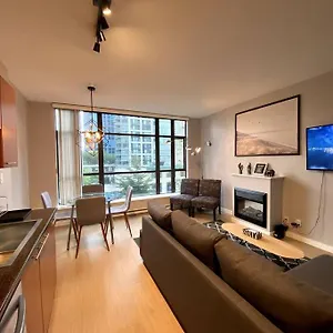 Entire In Heart Of Downtown Apartment Vancouver