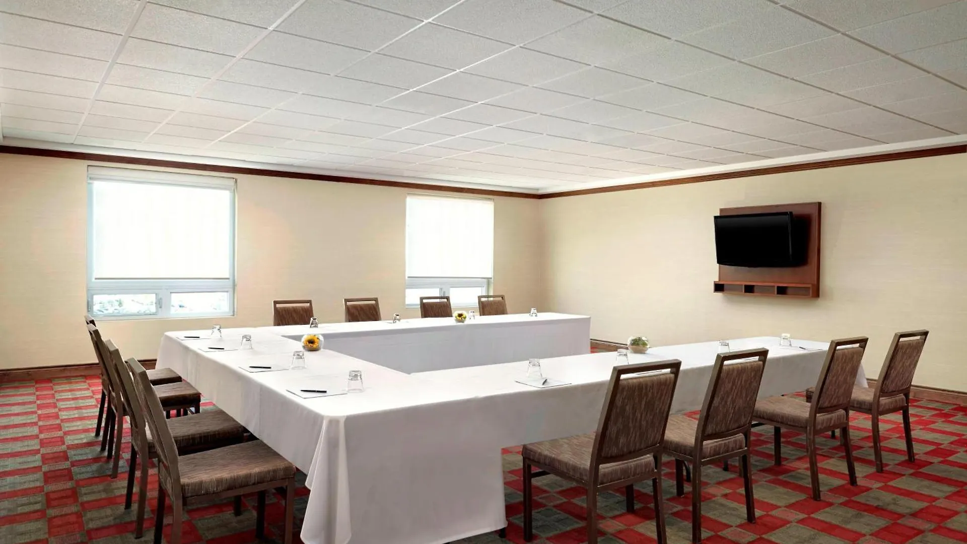 Four Points By Sheraton Calgary Airport Hotel
