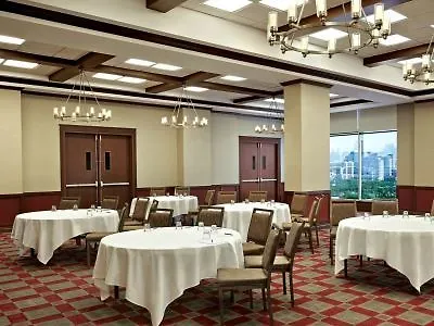Hotel Four Points By Sheraton Calgary Airport